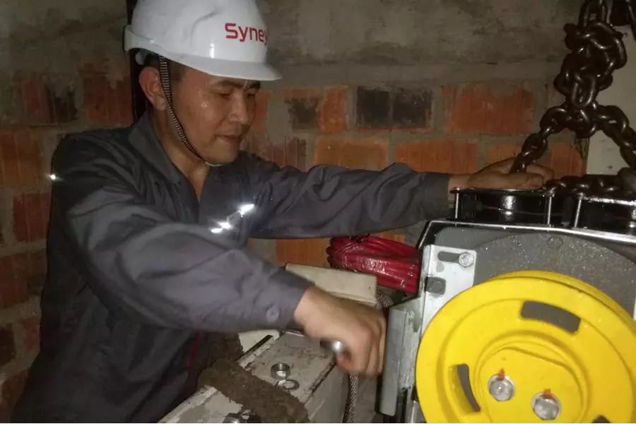 炎炎夏日：高溫下的堅(jiān)守—《電梯人倡議書》，幫忙傳遞一下,一位也行!